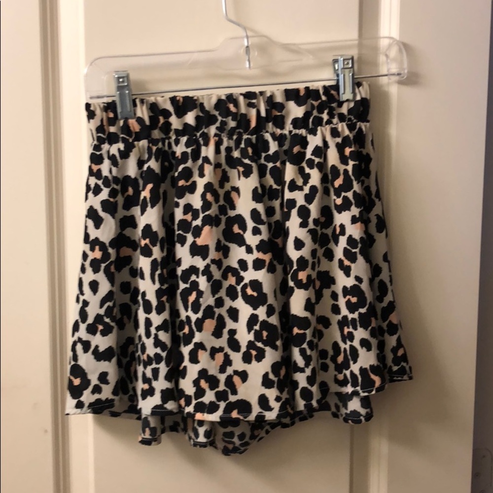 ShowMeYourMumu cheetah print shorts